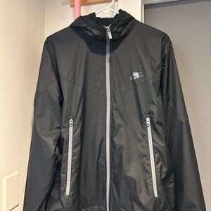 Nike Men's Black Windbreaker Sportswear Jacket